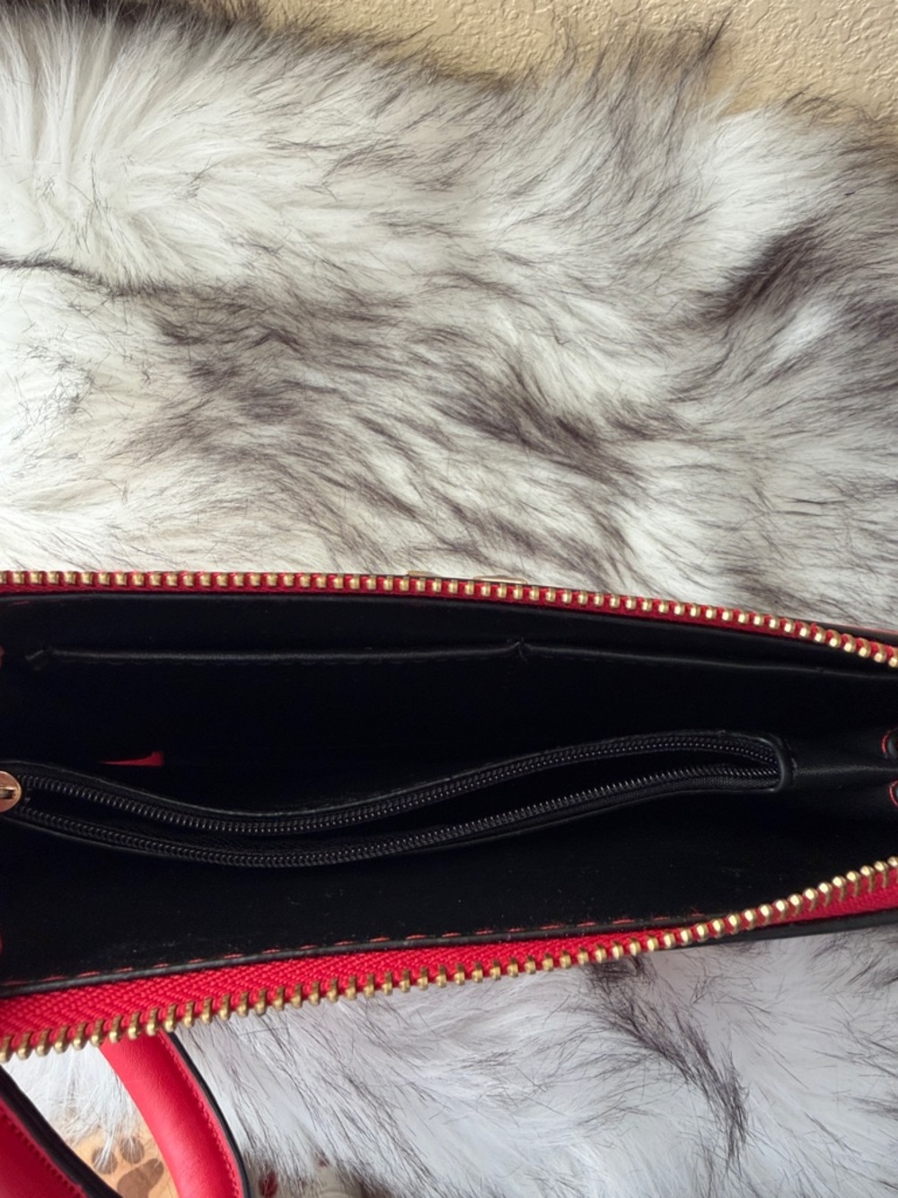 Red Novelty Crossbody Bag with handle,Graphic Face Design - Picture 5 of 7